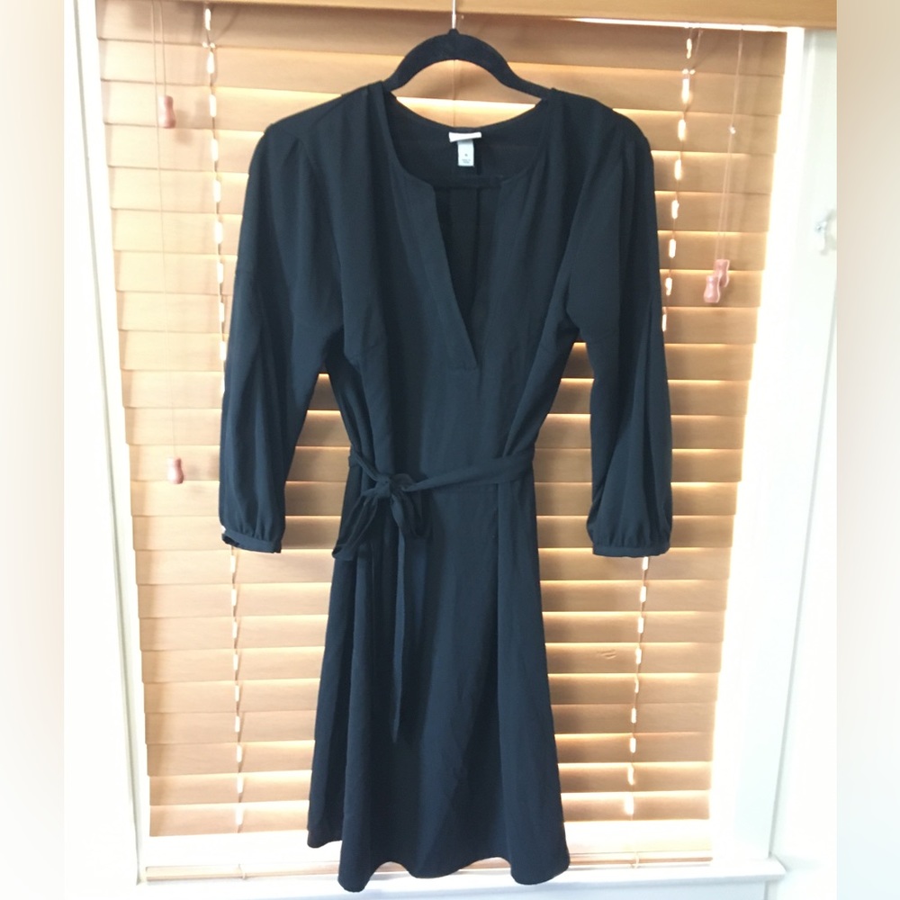 Black three-quarter length sleeve dress